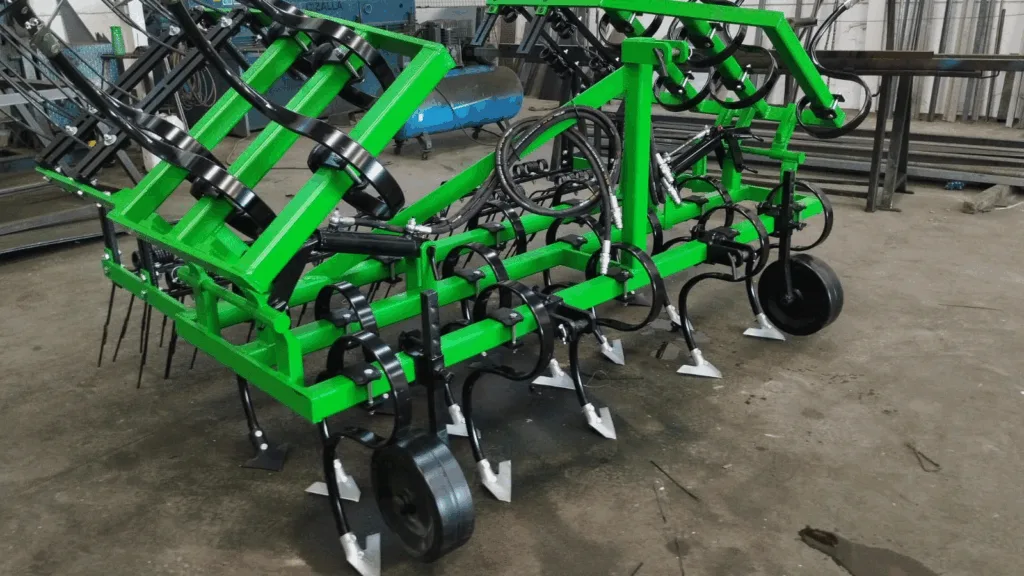 Cultivador para labrar en color verde fluorescente.